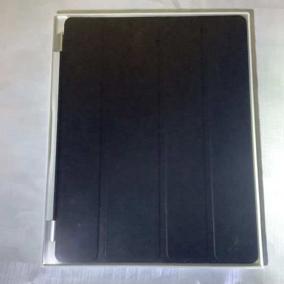Year 2012 Apple iPad Smart Magnetic Cover for iPad 2 3 & 4 - Leather Black MC947 - Picture 2 of 15